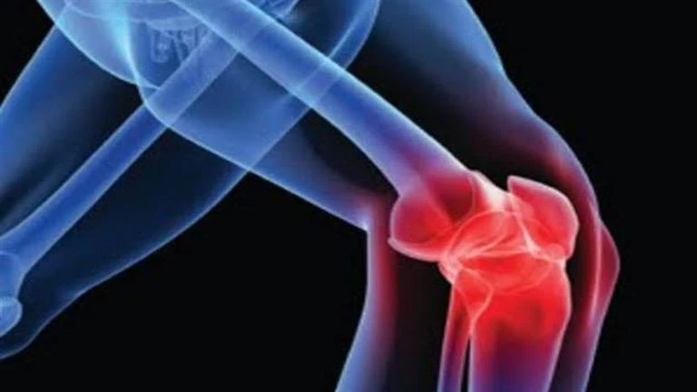 كيف يمكن الحفاظ على قوة عظامك مدى الحياة؟.. طبيب يكشف لايف ستايل 01:30 م الجمعة 20 سبتمبر 2024 كتب سيد متولي من الشائع أن نعتقد أن عظامنا صلبة وغير متغيرة، لكنها تتكون من أنسجة حية