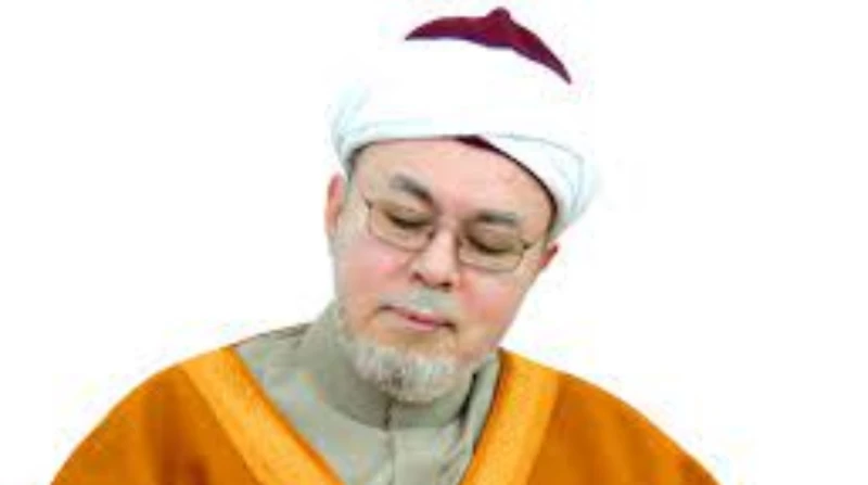 بعضهم ادعى النبوة.. شيوخ طرق صوفية متهمون بنشر الخزعبلات أثار الشيخ صلاح الدين التجاني جدلا واسعا على مواقع التواصل الاجتماعي، بعد اتهامه من قبل فتاة تدعى خديجة بتحرشه بها، ما دفع