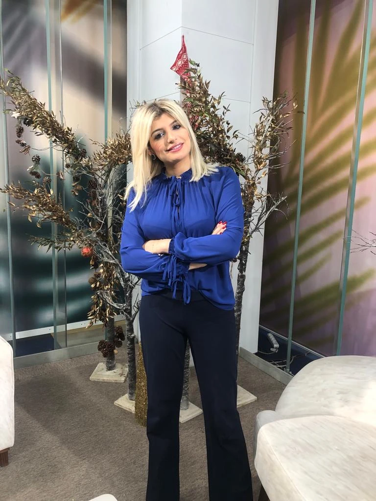 تجربتي مع زيت اللوز المر للجسم للتخلص من آثار الحروق والتصبغات الجلدية يعتبر اللوز من أنواع المكسرات المعروفة، والتي يمكن أن تكون مرة أو حلوة المذاق، اعتمادا على نوع الشجرة المنتجة