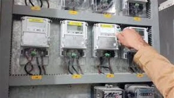 الكهرباء: رفع العداد القديم وتركيب أبو كارت في هذه الحالةأوضح جهاز تنظيم مرفق الكهرباء وحماية المستهلك ، عبر صفحته الرسمية على فيس بوك الحالات التي يحق فيها لشركة توزيع الكهرباء رف