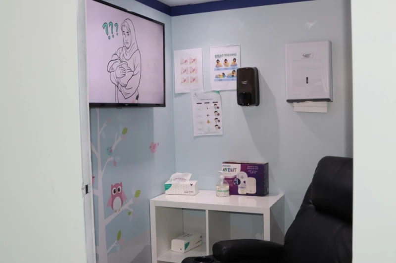 إطلاق أول غرفة للرضاعة الطبيعية بولادة مكة الحياة أطلق مستشفى الولادة والأطفال بالعاصمة المقدسة عضو تجمع مكة المكرمة الصحي، أول غرفة متنقلة للرضاعة