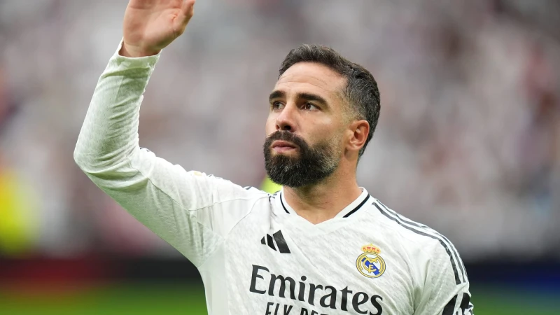 دبي، الإمارات العربية المتحدة () -- قال داني كارفخال، لاعب ريال مدريد الإسباني، إنه يريد البقاء في صفوف الميرنغي لأطول فترة ممكنة، موضحا أن رحيله عن الفريق مرتبط بمستواه داخل الملع