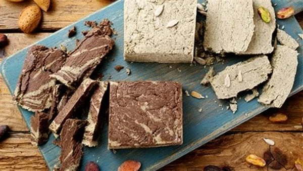 الشوكولاتة والسوداني.. طريقة عمل الحلاوة الطحينية زي المحلاتتعد الحلاوة الطحينية من الأكلات الرئيسية فى لبيوت المصرية خاصة خلال موسم الدراسة حيث تمد