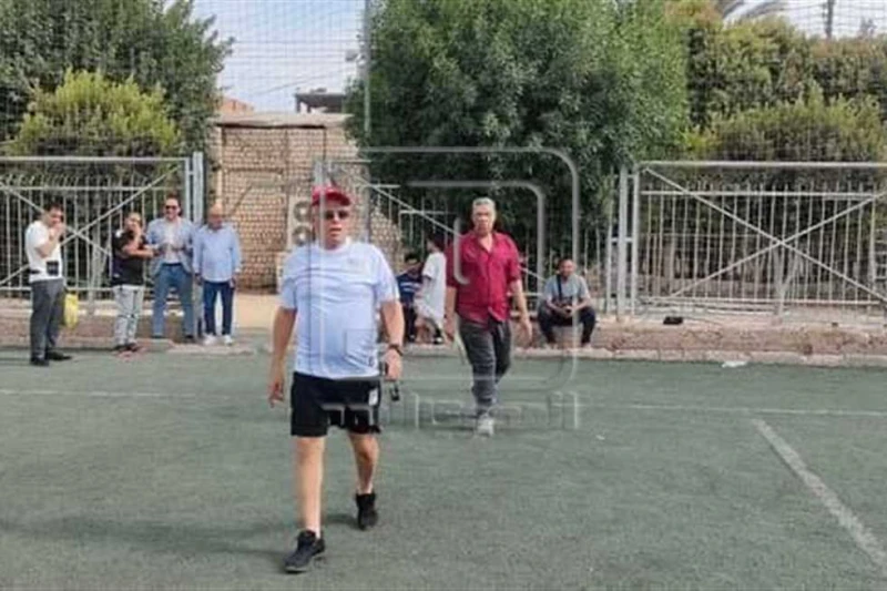 الدرجة الثانية: قناوى يقود أول تدريبات بني مزار استعدادا للموسم الجديد (صور) قاد الكابتن شديد قناوى المدير الفني للفريق الأول لكرة القدم لنادي بنى مزار في المنيا، المشارك بدورى الد