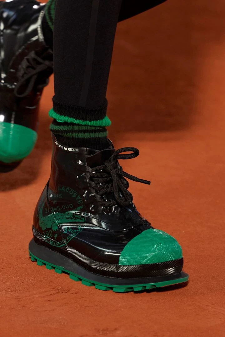 دليلك لأجمل موديلات أحذية الدراجات النارية لهذا الخريف إذا كنت من هواة الدراجات النارية وتتنقلين بها من مكان إلى آخر خاصة إذا كنت من عشاق الطبيعة، وتكرهين قيادة السيارة، وتجدين في