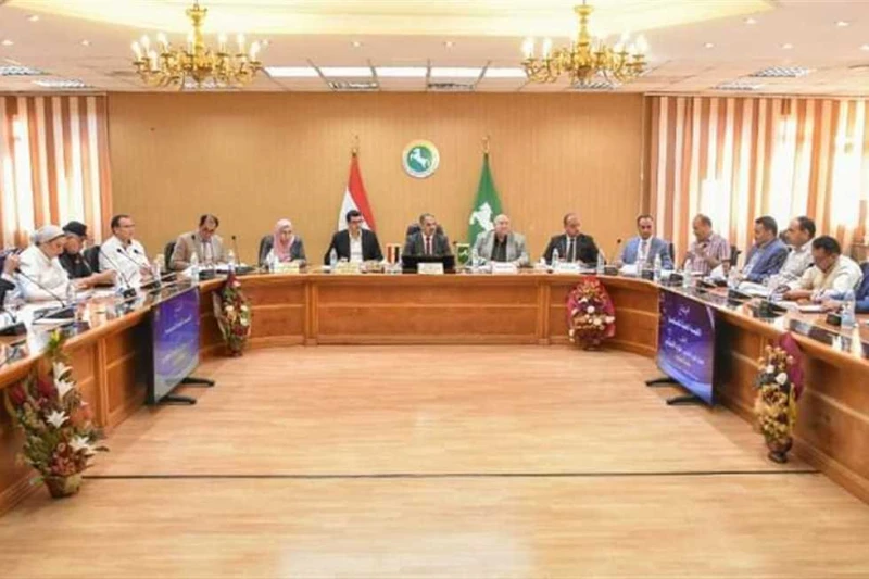 العليا للاستثمار تبحث طلبات المستثمرين بالشرقية ترأس المهندس حازم الأشموني، محافظ الشرقية، اجتماع اللجنة العليا للاستثمار بالمحافظة، وذلك لاستعراض