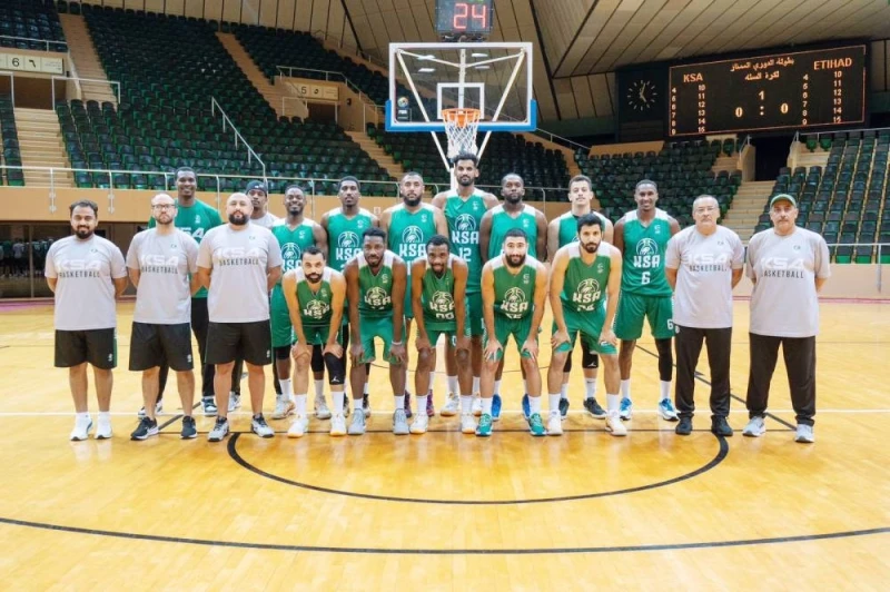 -أخضر السلة يواجه الكويت في افتتاحية الخليجية.. اليوم .. يستهل المنتخب السعودي لكرة السلة أولى مبارياته في البطولة الخليجية لكرة السلة أمام نظيره