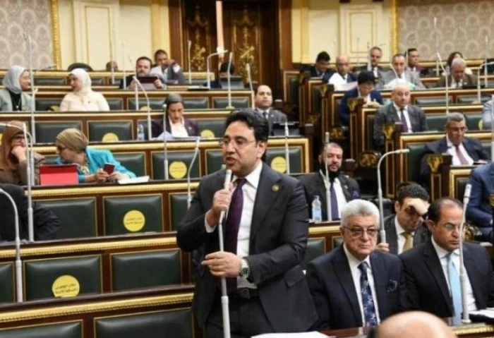 النائب أيمن محسب: الإفراج عن المحبوسين احتياطيا يعكس اهتمام الرئيس بملف حقوق الإنسان أكد النائب أيمن محسب، وكيل لجنة الشئون العربية بمجلس النواب، أن