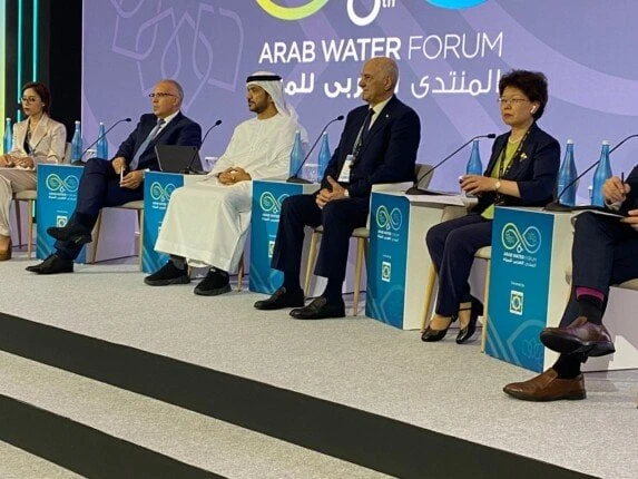 وزير الري من أبوظبي: نهر النيل هو حياة المصريين ولا بديل له على وجه الأرضقال الدكتور هاني سويلم وزير الموارد المائية والري إن المنطقة العربية تعاني بشدة من ندرة المياه، مشيرا إلى أ