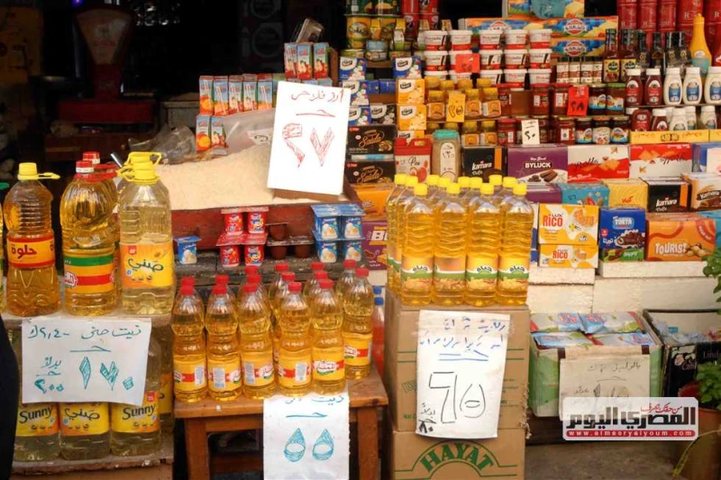 قرار عاجل من الحكومة بشأن 7 سلع استراتيجية (تفاصيل) وافق مجلس الوزراء على تجديد قرار رئيس الوزراء رقم 5000 لسنة 2023، الخاص بتحديد السلع الاستراتيجية، وذلك لمدة مماثلة. ونص القرار