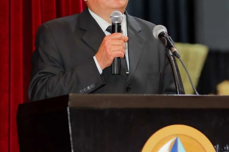 تعيين الدكتور عبد الحميد غلاب عميدا لكلية الالسن بجامعة كفر الشيخ أعلن الدكتور عبدالرازق دسوقي رئيس جامعة كفرالشيخ، اليوم، صدور قرار جمهورى بتعيين