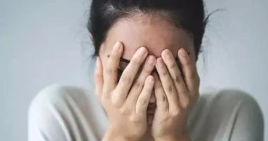 7 طرق لتهدئة القلق .. منها تناول وجبات متوازنة صحة وطب بعض التغييرات في نمط الحياة أو تقنيات اليقظة الذهنية يمكن أن تساعد في علاج القلق و هناك مجموعة متنوعة من النصائح المدعومة بال