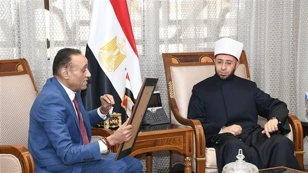 وزير الأوقاف يستقبل عميد كلية اللغة العربية بالقاهرةاستقبل الدكتور أسامة الأزهري وزير الأوقاف الدكتور علاء جانب عميد كلية اللغة العربية جامعة الأزهر