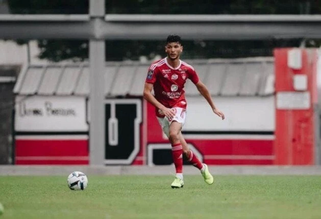 -تعرف علي موقف أشرف داري من المشاركة أمام جورماهيا الكيني .. يسعى الجهاز الطبي بالنادي الأهلي إلى تجهيز أشرف داري لاعب الفريق خاصة بعد الإصابة التي لحقت به بالتواء في الكاحل في معس