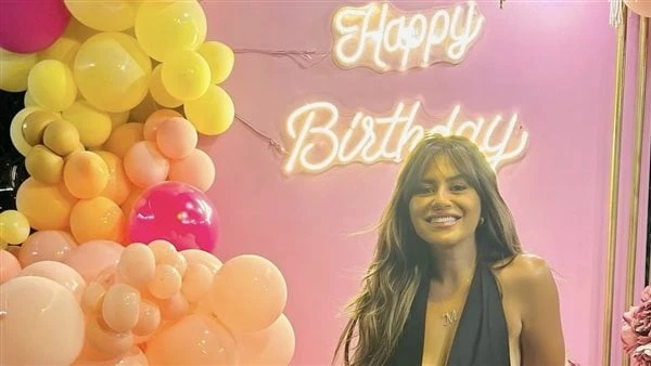 منة فضالي تنشر صورا من حفل عيد ميلادها .. شاهد نشرت الفنانة منة فضالي، عبر صفحتها الرسمية علي موقع الصور والفيديوهات الشهير إنستجرام، صورا لها من حفل