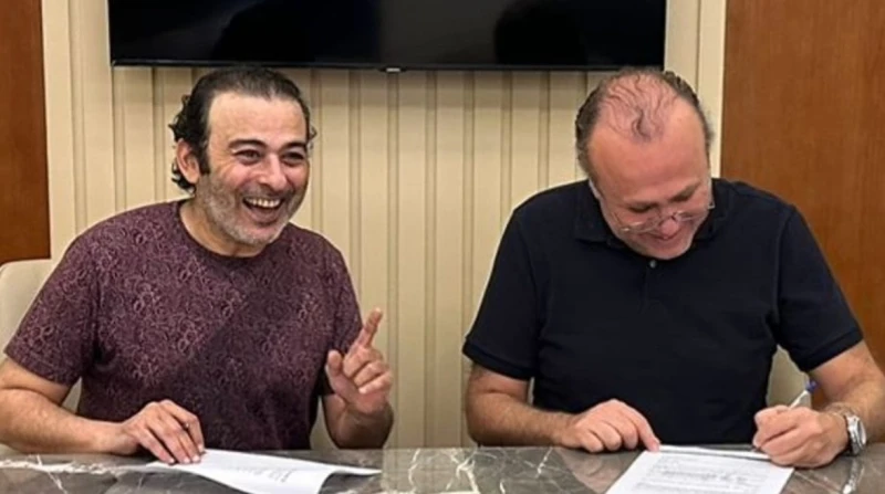 المتحدة تستجيب لاستغاثة الفنان أحمد عزمي.. مفاجأة في رمضان يخوض الفنان أحمد عزمي، السباق الرمضاني لعام 2025، وذلك بعد رسالة وجهها إلى زملائه في الوسط