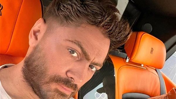 جمله من دهب .. تامر حسني يثير الجدل بين جمهوره برسالة غامضةقام النجم تامر حسني بنشر رسالة غامضة عبر خاصية الإستوري بحسابه علي إنستجرام، وقد جاء فيها معادن الناس بتبان في الخصام .. 