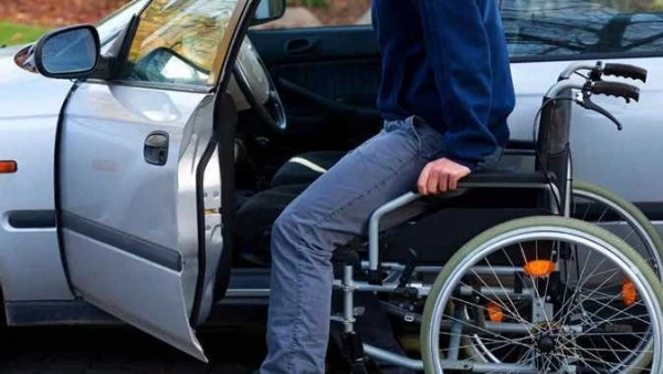 تلاعب جريء.. القبض على صاحب معرض شهير بالشروق لاستغلاله سيارات ذوي الهمم تمكنت الأجهزة الأمنية بالقاهرة من ضبط شخصين بالشروق لقيامهما باستغلال ذوي