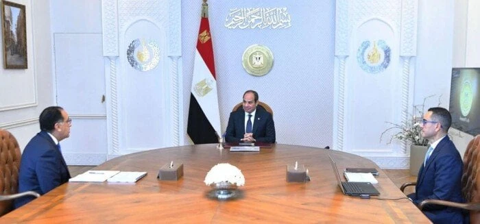 الرئيس السيسي يوجه باستمرار التوسع في منح الرخصة الذهبية للمستثمرين اجتماع الرئيس السيسي اليوموجه الرئيس عبد الفتاح السيسي بتوفير التسهيلات اللازمة