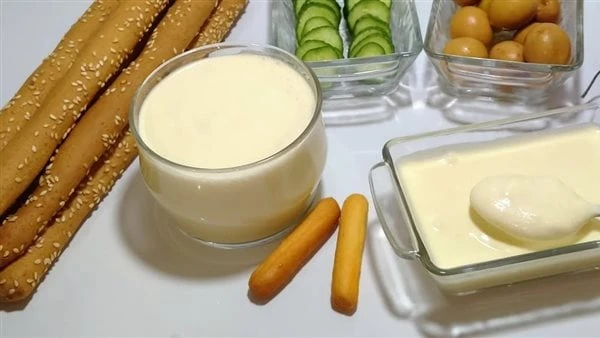 طريقة تحويل القريش إلى جبنة كريمي .. تفاصيل تعد الجبنة الكريمي من أشهى الأكلات التي يمكن استعمالها في سندوتشات المدارس ولكن تكلفتها عالية.نعرض لكم