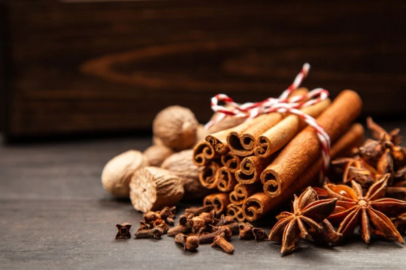 فقدان الوزن بالقرفة .. 7 وصفات فعالةنستعرض وصفات القرفة الفعالة في إنقاص الوزن، ولكن هناك طرق تجعلها أكثر قدرة على حرق الدهون.وصفات بالقرفة لفقدان