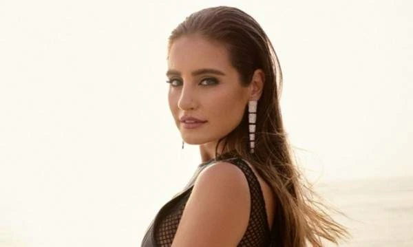 بمقطع فيديو رومانسي.. إيميه صياح تحتفل ب17 عاما من الحب و10 سنوات من الزواج تعرف على التالي بمقطع فيديو رومانسي.. إيميه صياح تحتفل ب17 عاما من الحب و10 سنوات من الزواج، احتفلت المم