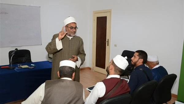 أحاديث نبوية أخطأ المتطرفون فهمها محاضرة لأئمة ليبيا بمنظمة خريجي الأزهرواصلت المنظمة العالمية لخريجي الأزهر، اليوم الاثنين، أعمال الدورة التدريبية الرابعة والعشرين، التي تعقدها لع