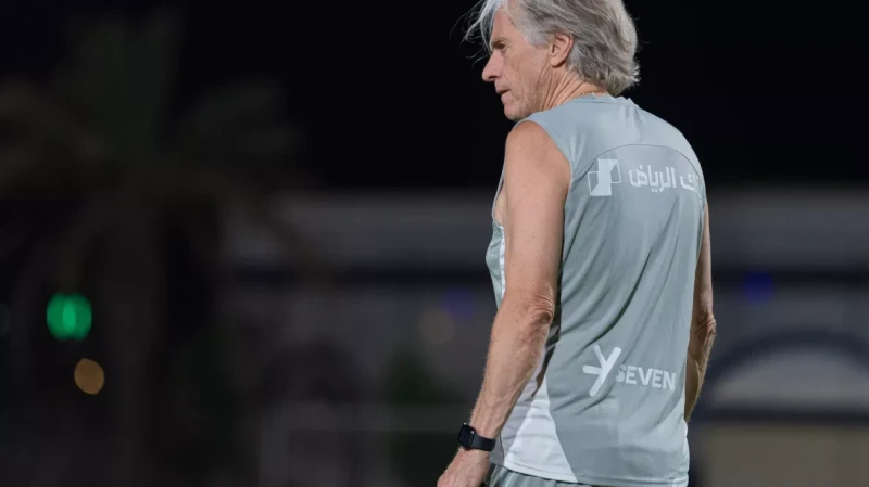 -عاجل- قرار رسمي مفاجئ من خيسوس.. هل طرد نجم الهلال ؟ .. يستمر الحديث بشأن استعدادات نادي الهلال السعودي لاستئناف مباريات الفريق الأول لكرة القدم في