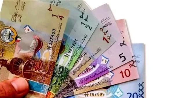الدولار الأمريكي ينخفض إلى 0.304 دينار كويتي واليورو يستقر عند 0.337انخفض سعر صرف الدولار الأمريكي أمام الدينار الكويتي اليوم، الأحد، بنسبة 03ر0؛