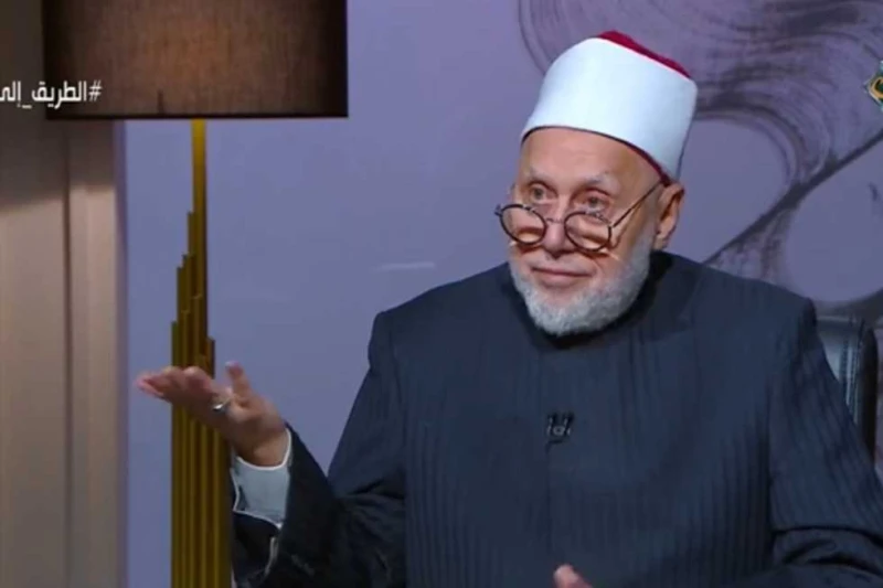 بالفيديو.. أزهري: مقاومة النفس والوهم طريق الوصول إلى حضرة الله قال الدكتور محمد مهنا، أستاذ الشريعة والقانون بجامعة الأزهر، إن الوصول إلى حضرة الله لا يكون إلا بمقاومة النفس والوه