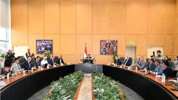 وزير الإسكان: لا وجود لفقاعة عقارية.. والحديث عن ذلك يتعارض مع الواقععلق المهندس شريف الشربيني، وزير الإسكان والمرافق والمجتمعات العمرانية، على الأنباء التي تتداول بشأن وجود فقاعة 