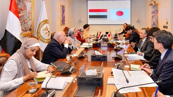 تعاون مصري- ياباني لمستقبل بيئي مستدامالتقت الدكتورة ياسمين فؤاد وزيرة البيئة مع السفير أوكا هيروشي السفير الياباني بالقاهرة، والوفد المرافق له لبحث