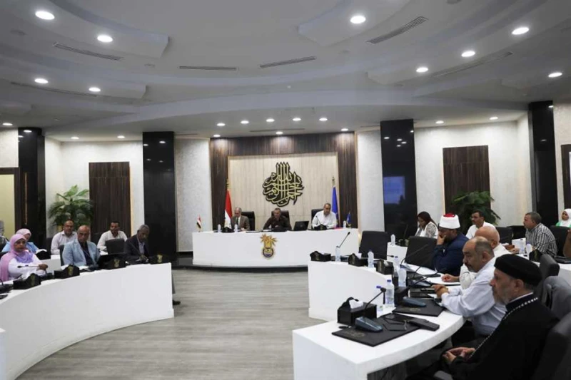 بحث الاستعدادات النهائية لتدشين المبادرة الرئاسية بداية جديدة لبناء الإنسان بأسوان واصل المهندس عمرو لاشين عقد سلسلة الإجتماعات التنسيقية للوقوف على