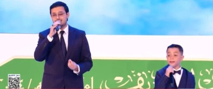 الرئيس السيسي يستمع لابتهال في حب رسول الله باحتفال المولد النبويتخلل احتفالية وزارة الأوقاف بالمولد النبوي فقرة الابتهالات والمدائح النبوي، التي