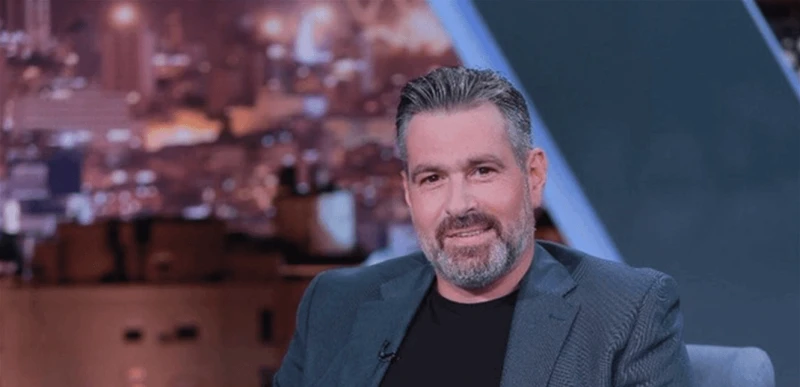 فنون ومشاهير: شقراء جميلة تشبه الأوروبيات.. صورة لابنة الممثل يورغو شلهوب تنتشر تعرفوا إليها انتشرت صورة عبر مواقع التواصل الاجتماعي لابنة الممثل يورغو شلهوب سارة والتي كانت برفقة