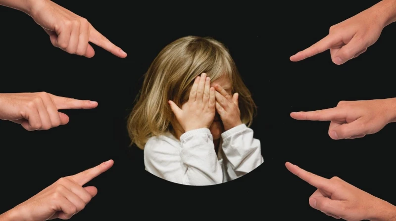 الانتقاد الدائم.. يؤدي إلى التحفيز أم الإحباط؟ أنت فاشل، أنت فتاة غبية لا تصلحين للدراسة، يتعرض الكثير من الطلاب لهذه الانتقادات باستمرار على مدار عامهم الدراسي؛ حيث أنها تعمل على