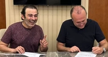 فن: أحمد عزمي ينضم لمسلسل جديد من إنتاج المتحدة فى موسم رمضان المقبل انضم الفنان أحمد عزمي لموسم دراما رمضان المقبل بعدما وقع عقودا مع الشركة المتحدة