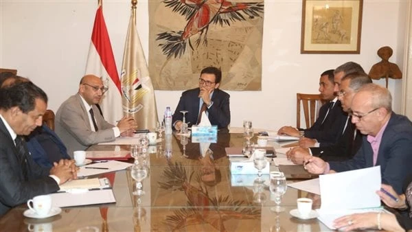 وزير الثقافة: المشروع القومي للتنمية البشرية بداية جديدة لبناء الإنسانعقد الدكتور أحمد فؤاد هنو، وزير الثقافة، اجتماعا، مع رؤساء الأقاليم التابعة