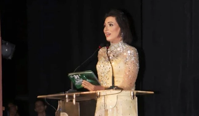 فن: نورهان: فخورة بتقديم حفل افتتاح مهرجان القاهرة للمسرح التجريبي أعربت الفنانة نورهان، عن سعادتها، وذلك بعد تقديمها حفل افتتاح مهرجان القاهرة