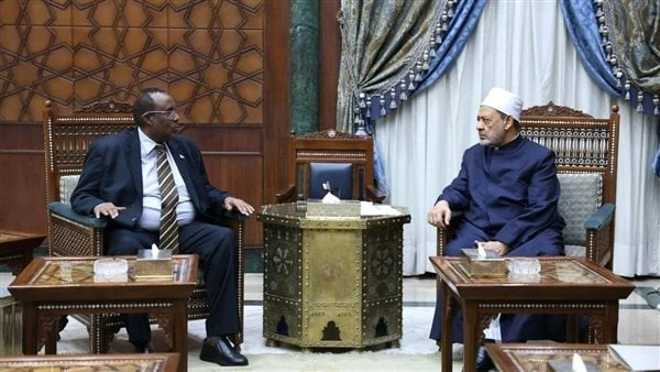 نتمنى له الرخاء والاستقرار..الإمام الأكبر يؤكد تضامن الأزهر مع الصومالأكد الإمام الأكبر د. أحمد الطيب، شيخ الأزهر تضامن الأزهر الشريف مع الشعب