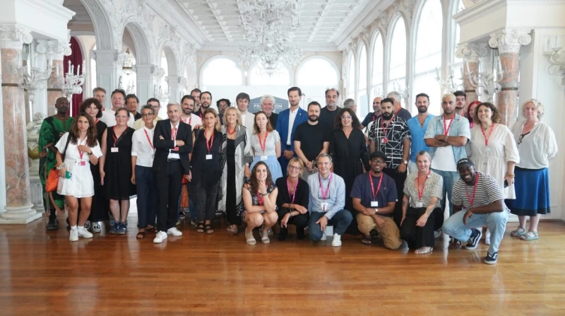 حتى بالعتمة بشوفك يحصد جائزة الجونة بمهرجان فينيسيا السينمائي حصل مشروع الفيلم قيد الإنجاز حتى بالعتمة بشوفك، للمخرج اللبناني نديم تابت، على جائزة مهرجان الجونة السينمائي في برنامج