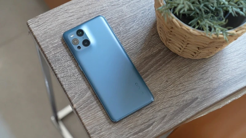 أكتشف أقوي الامكانيات في هاتف 3 المقاوم للماء والغبار بكاميرا وأداء خرافيمازالت اوبو تقدم الجديد والرائد، فقد قدمت هاتفها الجديد التابع لسلسلة