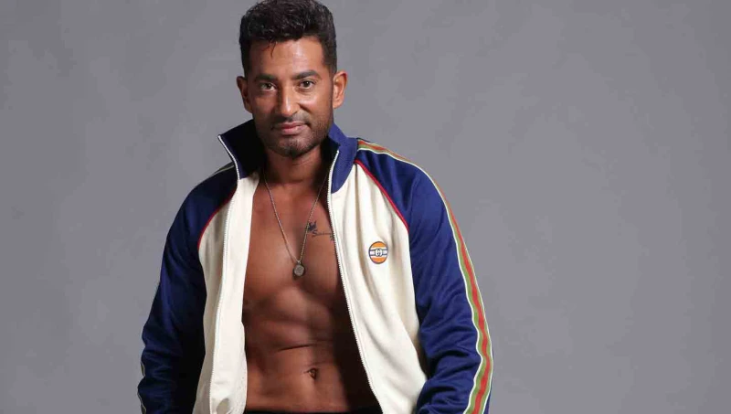 عمرو سعد لأبلة فاهيتا امي فيلم درامي طويل ماذا عنى بذلك؟ لأول مرة وبكلمات مؤثرة جدا، تحدث الممثل المصري، عمرو سعد، عن والدته، في الحلقة التي استضاف خلالها آبلة فاهيتا، في برنامج بي