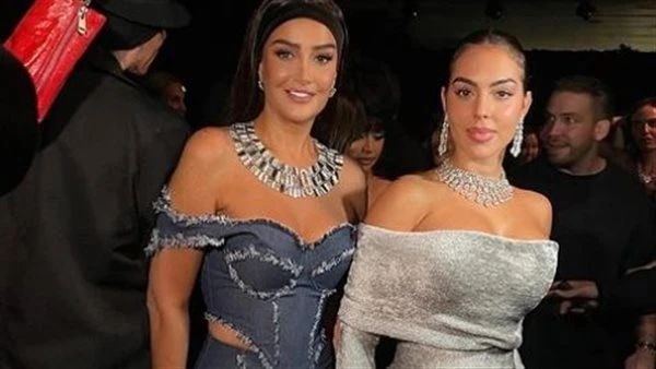 نجوم الفن: المصري يوكل.. غادة عبد الرازق تتصدر التريند بعد ظهورها مع جورجينا تألقت الفنانة غادة عبد الرازق، في عرض أزياء العلامة التجارية ميسيكا،