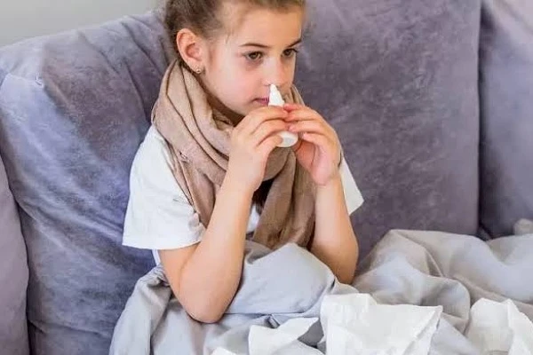 رياح الخماسين.. أحمي طفلك من إلتهاب الجيوب الأنفية.إلتهاب الجيوب الانفية هو حالة شائعة تتميز بالتهاب وتورم الأغشية المخاطية في الجيوب الانفية. يمكن أن يحدث هذا التورم نتيجة لعدة عو