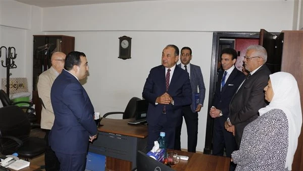 وزير قطاع الأعمال العام يوجه بسرعة إنجاز مشروعات القابضة للتشييد والارتقاء بالخدماتزار المهندس محمد شيمي وزير قطاع الأعمال العام، مقر الشركة القابضة