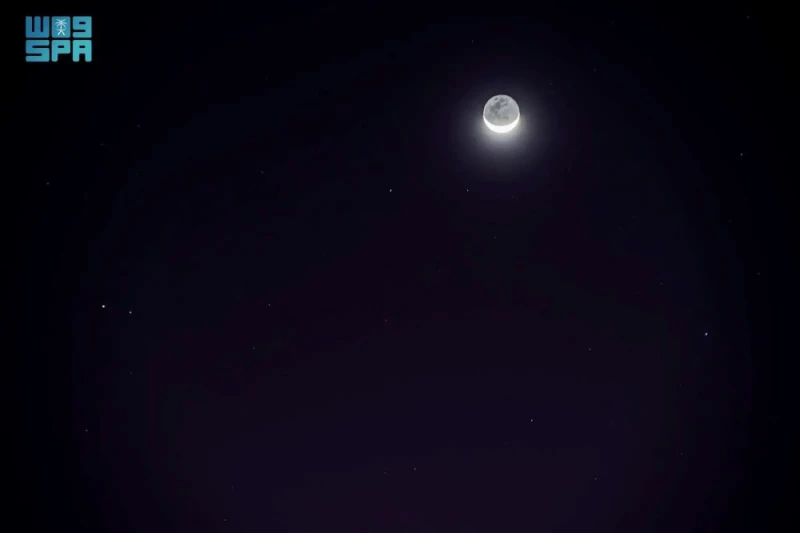 رصد تربع القمر المتناقص في سماء عرعر منوعات رصد اليوم تربع القمر المتناقص ظاهريا فوق كوكبة الأسد في سماء مدينة عرعر بمنطقة الحدود الشمالية. وأوضح عضو جمعية أمان البيئية ،المختص بال