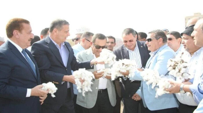 وزير الزراعة: الفلاح المصري معروف بعطائه وأصل تحقيق إنتاج الغذاءقال علاء فاروق وزير الزراعة واستصلاح الأراضي، إن هذا اليوم يعتبر عيدان لمصر، وهو افتتاح موسم جني القطن، والاحتفال بع