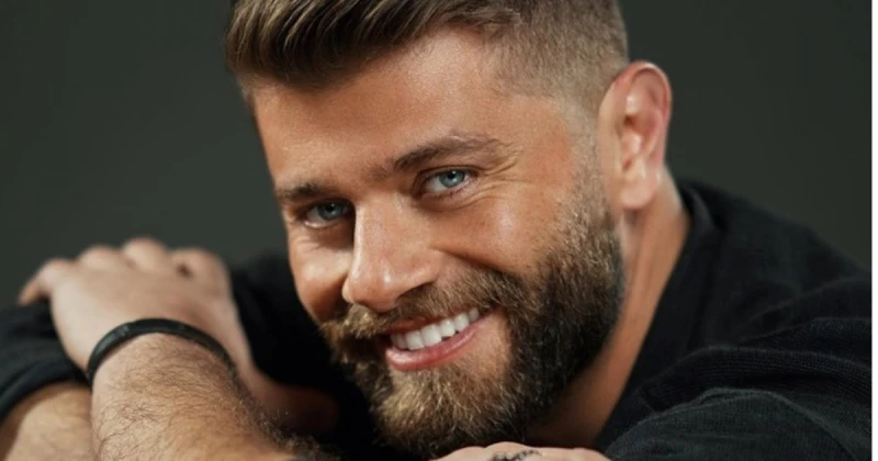 الفن و المشاهير: خاص - ربيع بارود يكشف سر أغنيته الحب عم يربح والفيديو الذي ظهر فيه مع إحدى معجباته خاص - ربيع بارود يكشف سر أغنيته الحب عم يربح