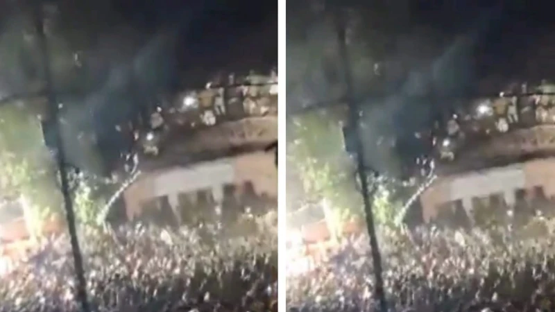سقوط عشرات الأشخاص من فوق جسر أثناء مشاهدتهم لعرض أوركسترا .. فيديو اخر خبر شهدت ولاية بيهار الهندية حادثا مروعا ، إذ سقط أكثر من 100 شخص من فوق جسر